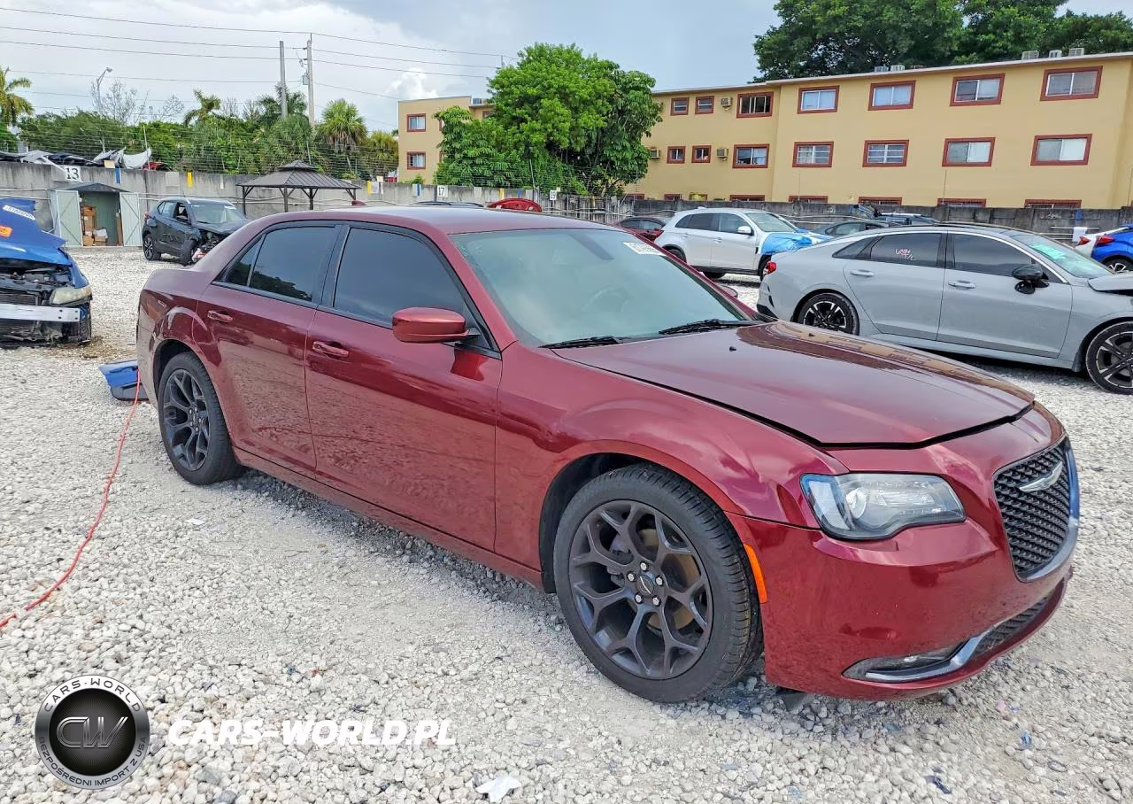 2019 Chrysler 300 S VIN:2C3CCABG9KH655989 - 4