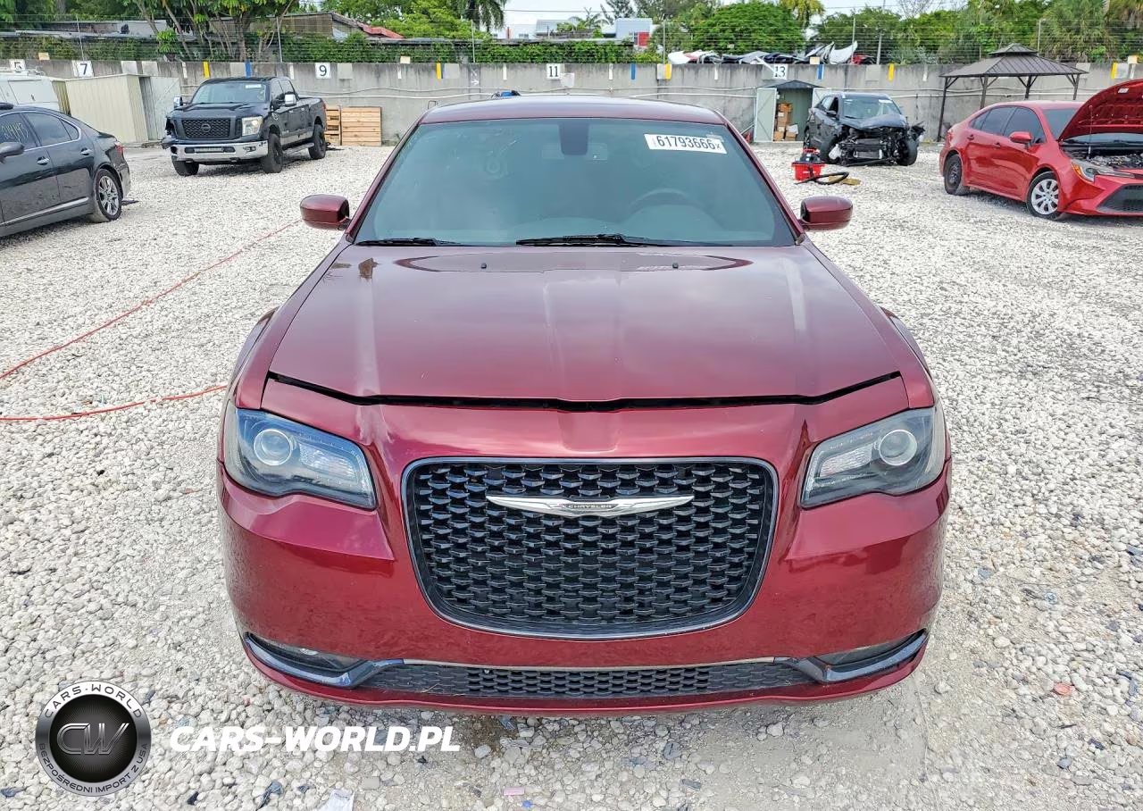 2019 Chrysler 300 S VIN:2C3CCABG9KH655989 - 5