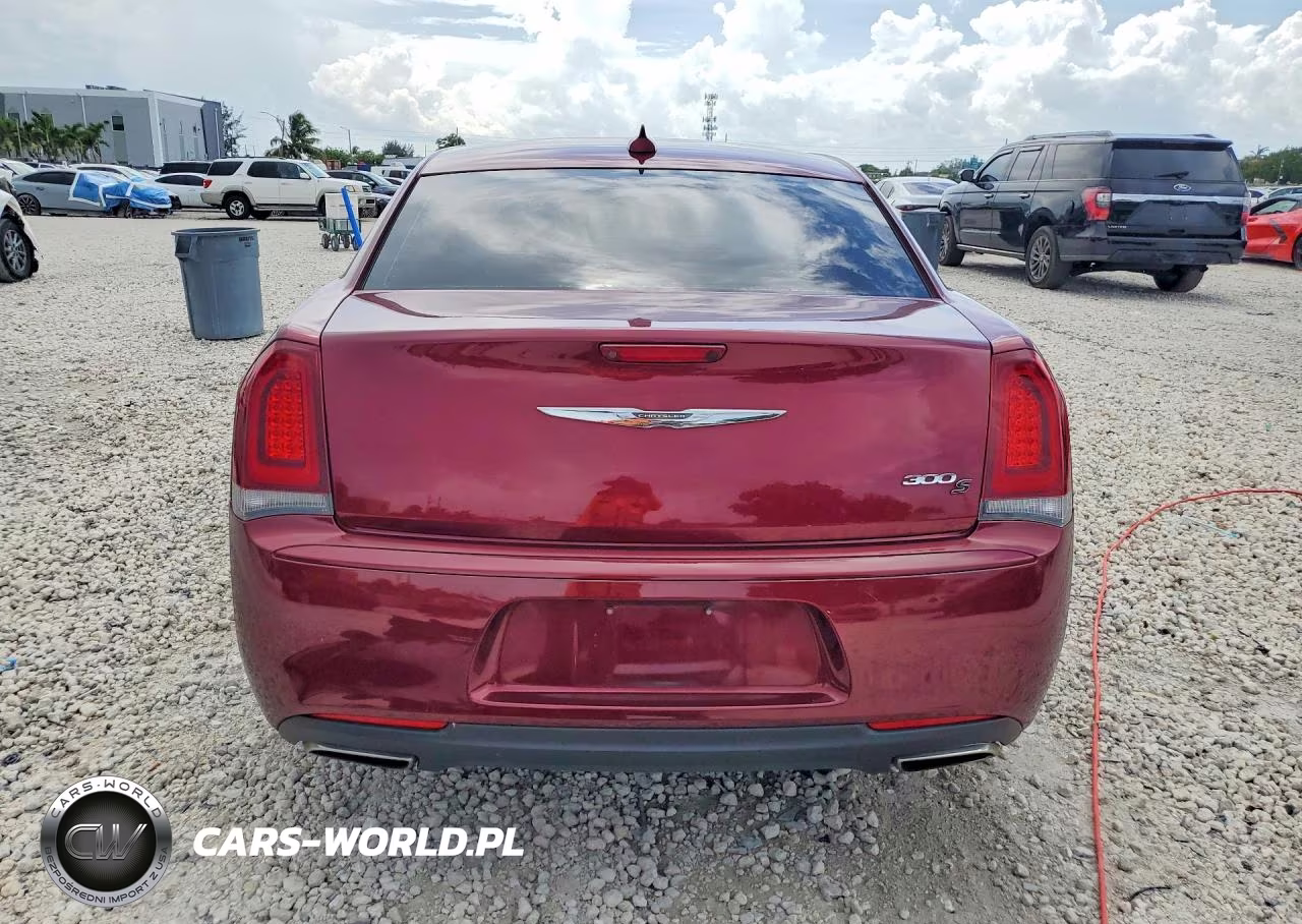 2019 Chrysler 300 S VIN:2C3CCABG9KH655989 - 6
