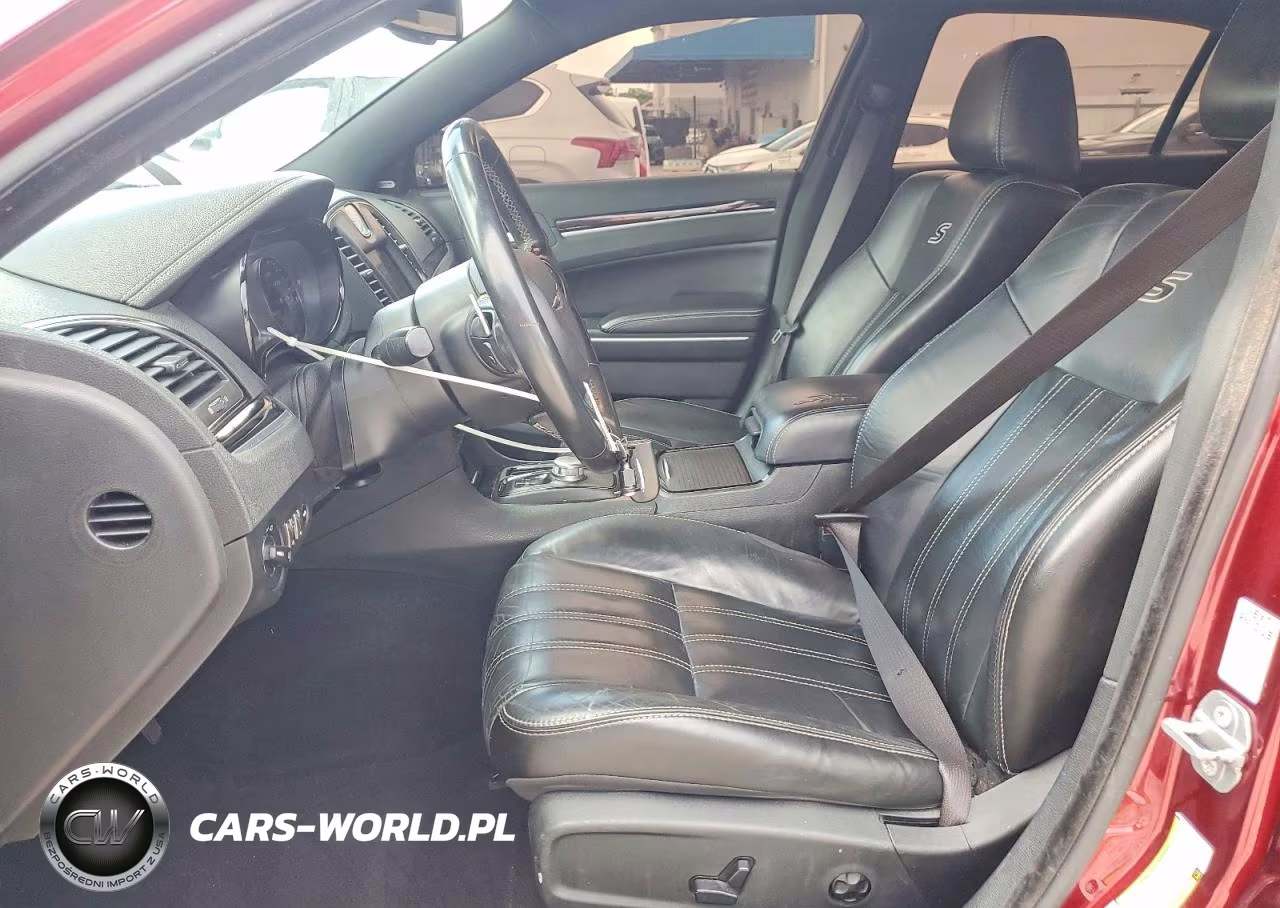 2019 Chrysler 300 S VIN:2C3CCABG9KH655989 - 7