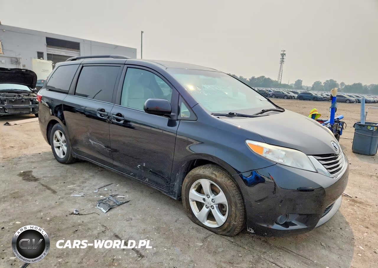 2017 Toyota Sienna Le VIN:5TDKZ3DC3HS822658 - 4