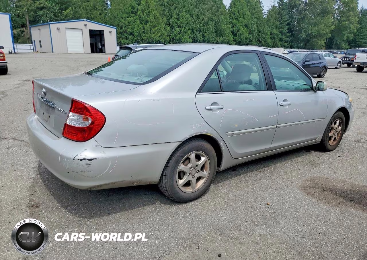 2004 Toyota Camry Le VIN:4T1BE30K44U311924 - 3