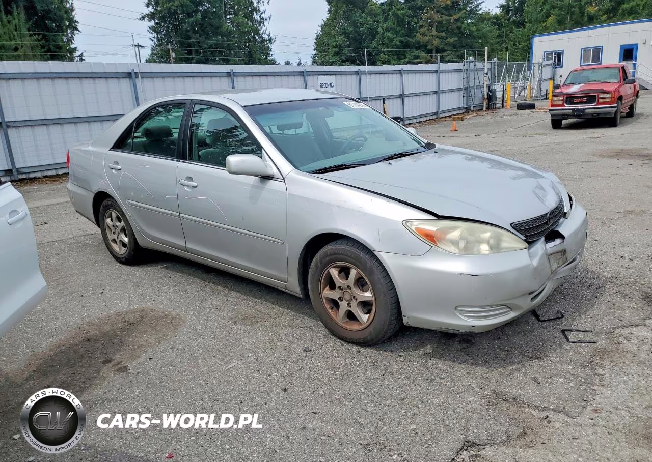 2004 Toyota Camry Le VIN:4T1BE30K44U311924 - 4