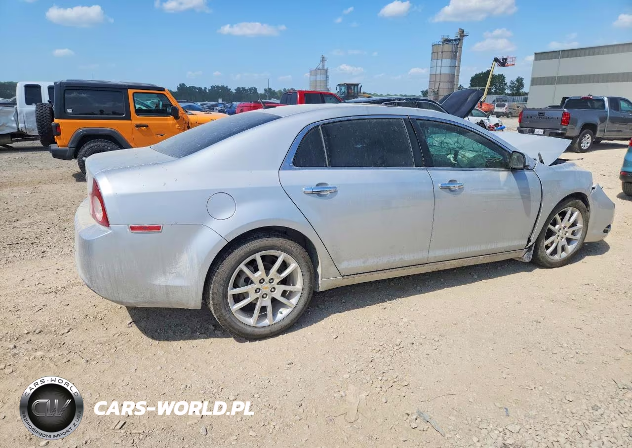 2011 Chevrolet Malibu VIN:1G1ZE5E15BF260720 - 3