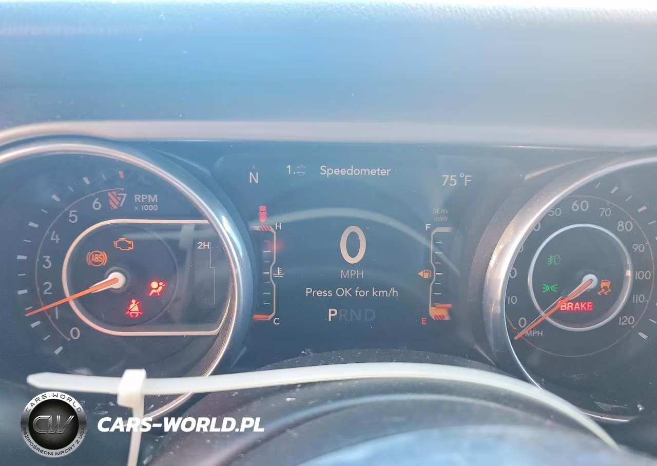 2018 Jeep Wrangler Unlimited Sahara VIN:1C4HJXEG1JW219577 - 9