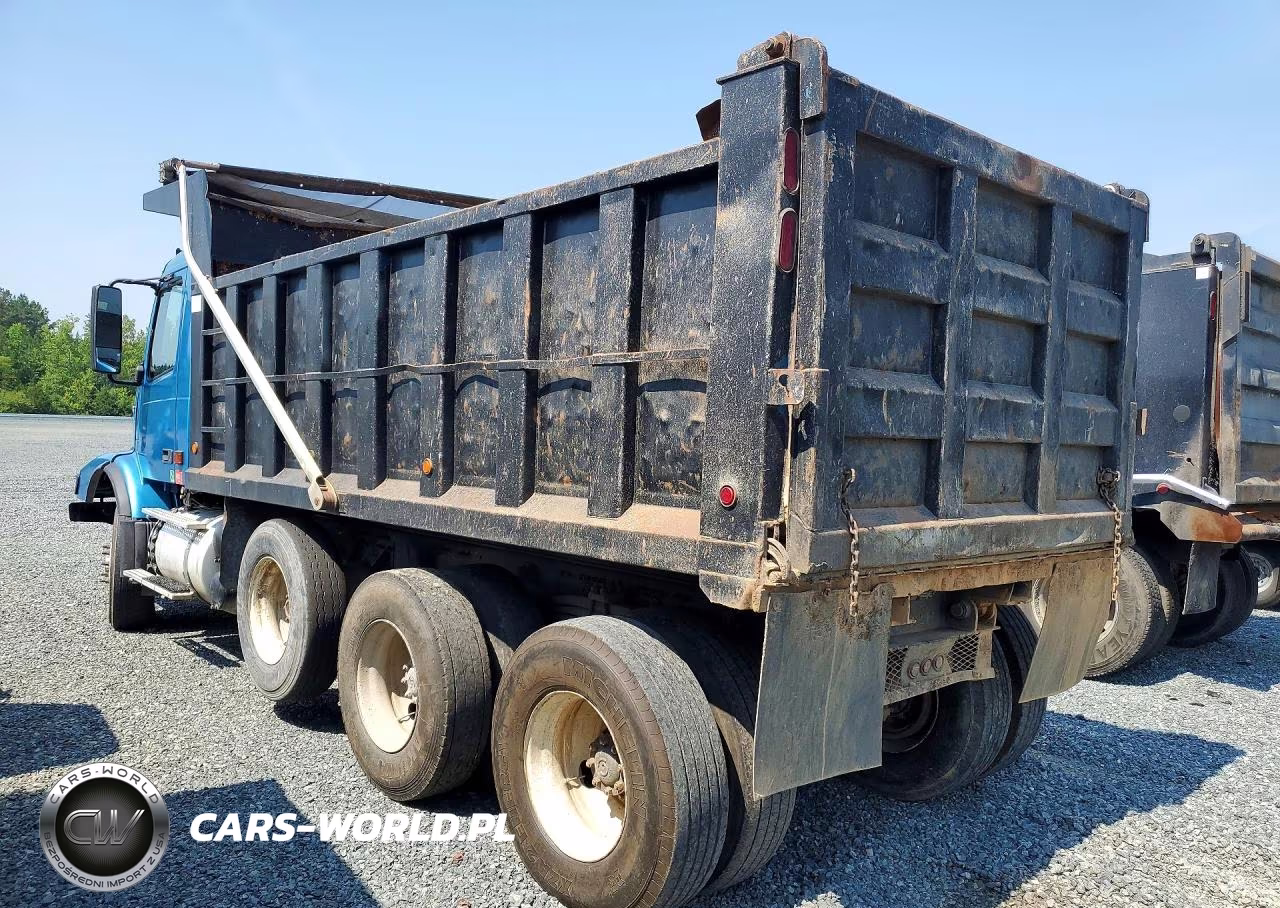 2002 Volvo Vhd VIN:4V5K99UF32N310912 - 2
