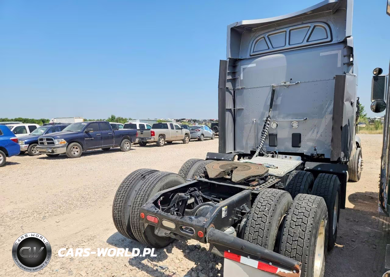 2020 Peterbilt 579 Semi Truck VIN:1XPBD49X1LD675937 - 3
