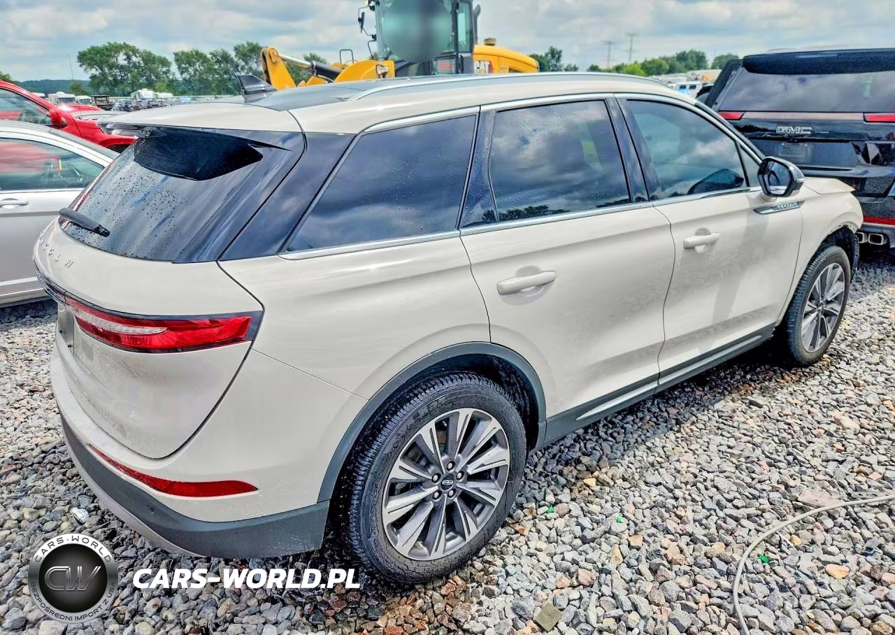 2020 Lincoln Corsair Reserve VIN:5LMCJ2D95LUL12917 - 3