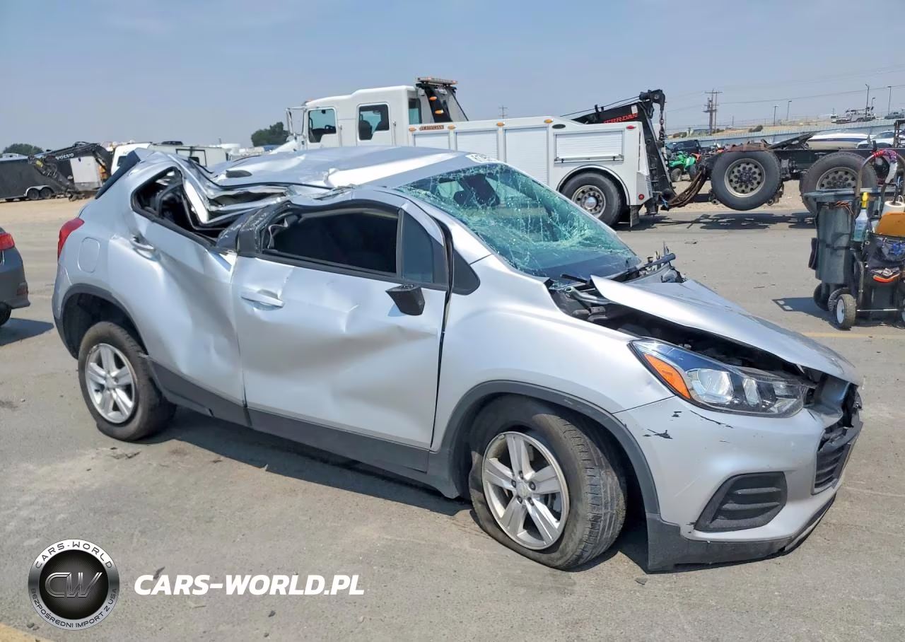 2020 Chevrolet Trax Ls VIN:3GNCJKSBXLL112260 - 4