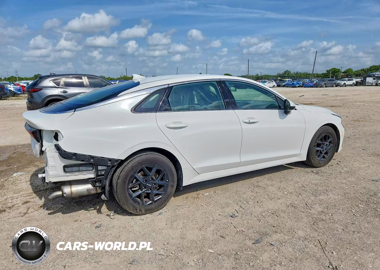 2026 Kia K5 Lxs VIN:KNAG24J79T5447992 - 3