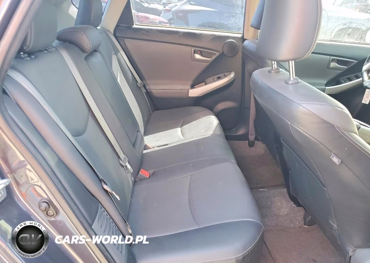 2015 Toyota Prius Four VIN:JTDKN3DU0F1931058 - 10