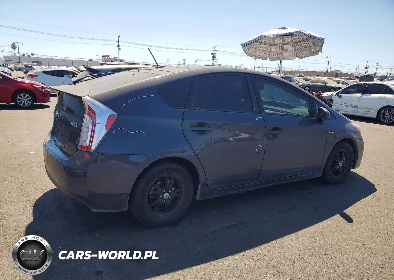 2015 Toyota Prius Four VIN:JTDKN3DU0F1931058 - 3
