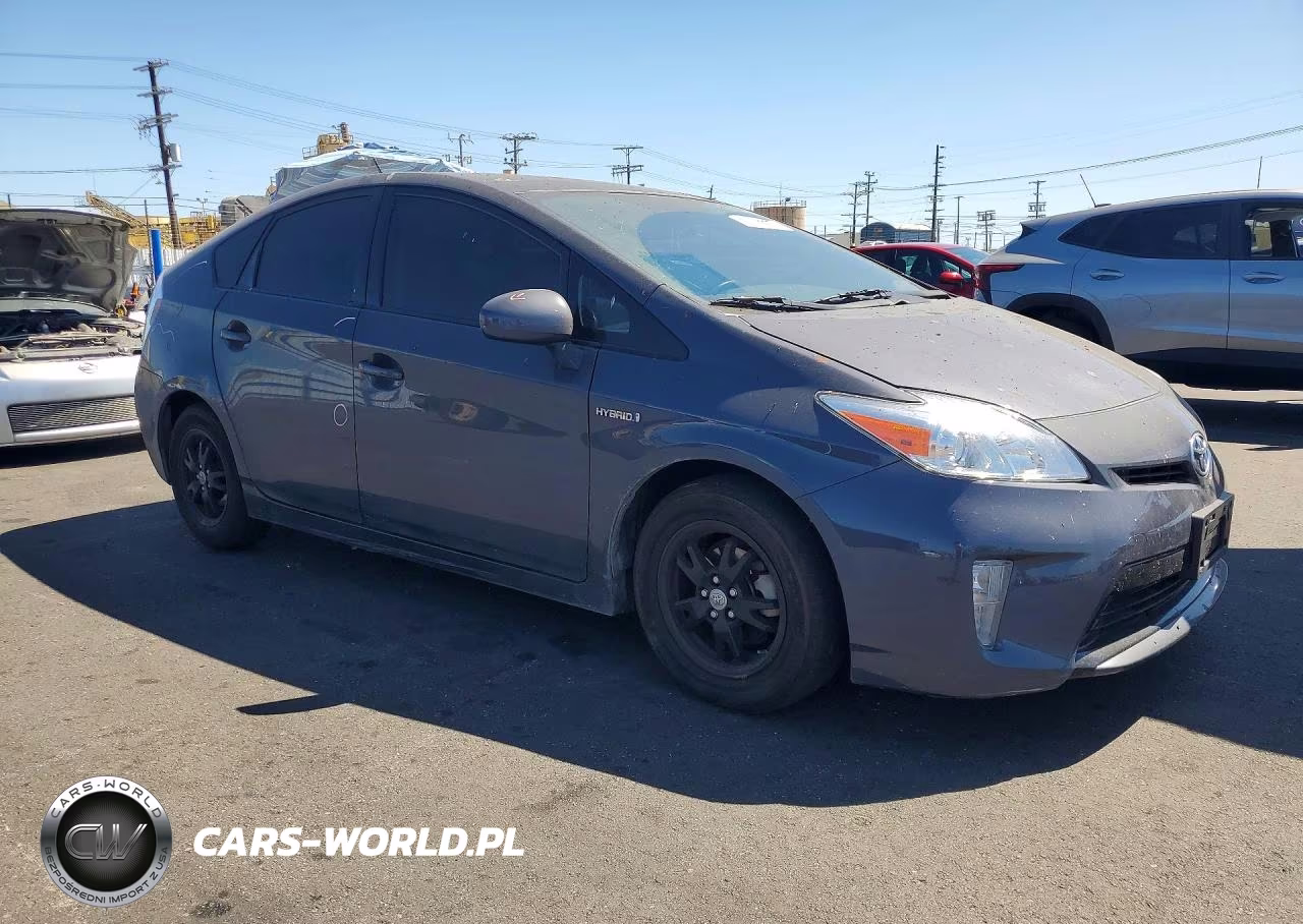 2015 Toyota Prius Four VIN:JTDKN3DU0F1931058 - 4