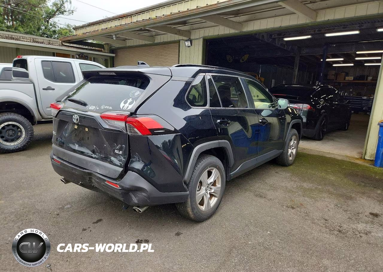 2025 Toyota Rav4 Xle VIN:JTMW1RFV6SJ032463 - 3
