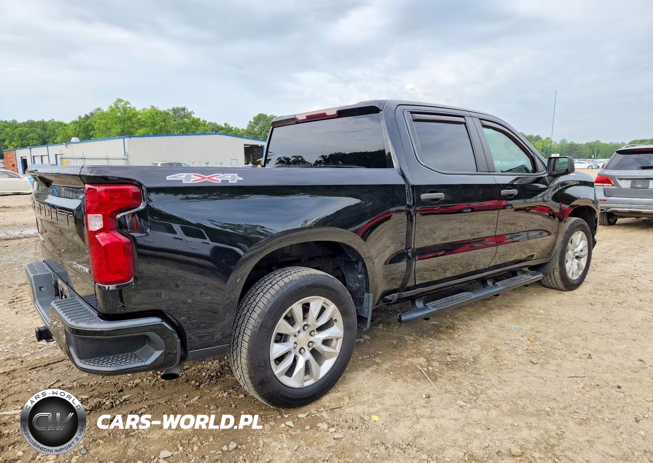 2021 Chevrolet Silverado K1500 Custom VIN:1GCPYBEK3MZ280527 - 3