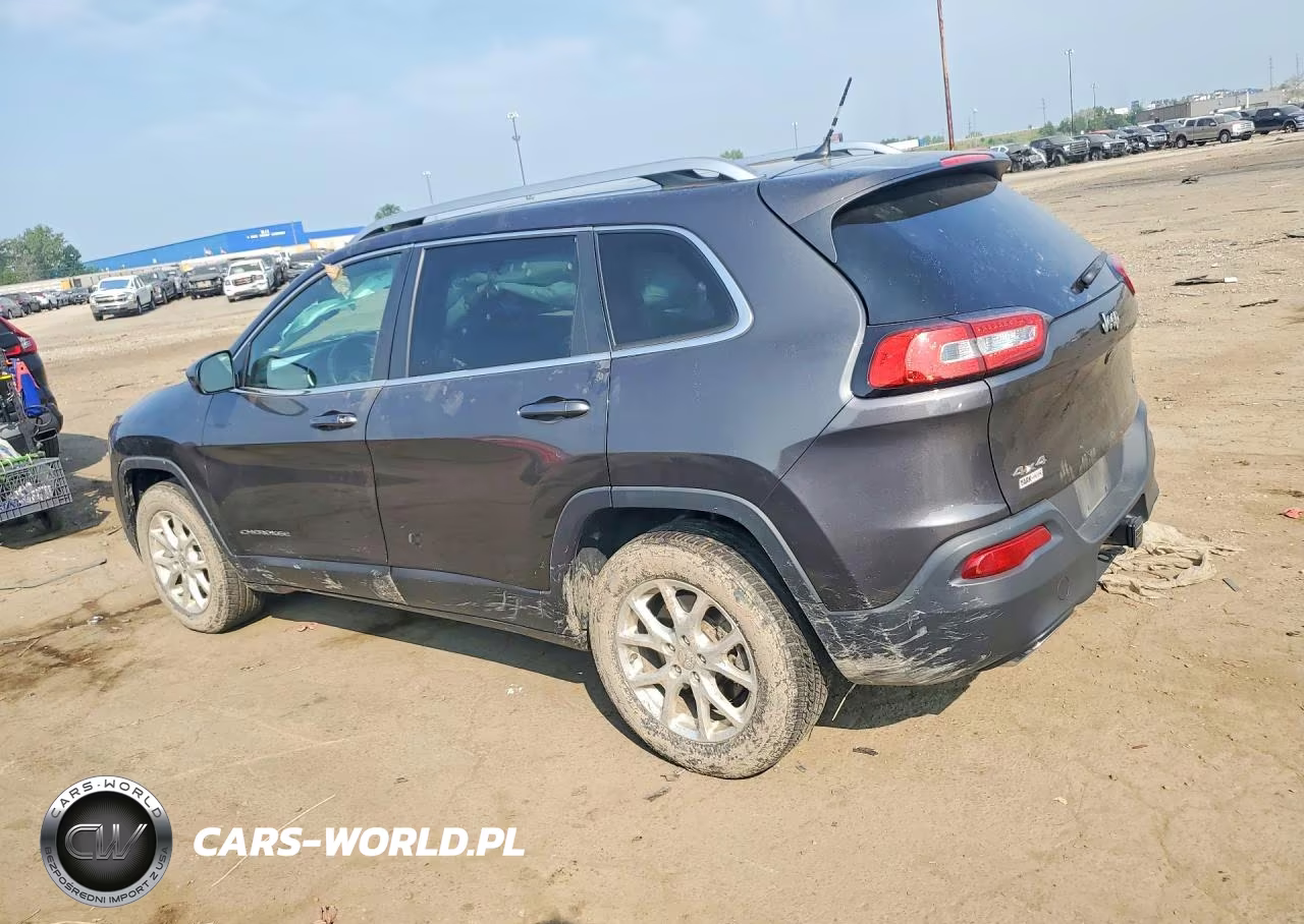 2015 Jeep Cherokee Latitude VIN:1C4PJMCS8FW502700 - 2
