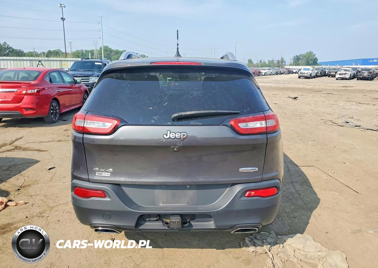 2015 Jeep Cherokee Latitude VIN:1C4PJMCS8FW502700 - 6