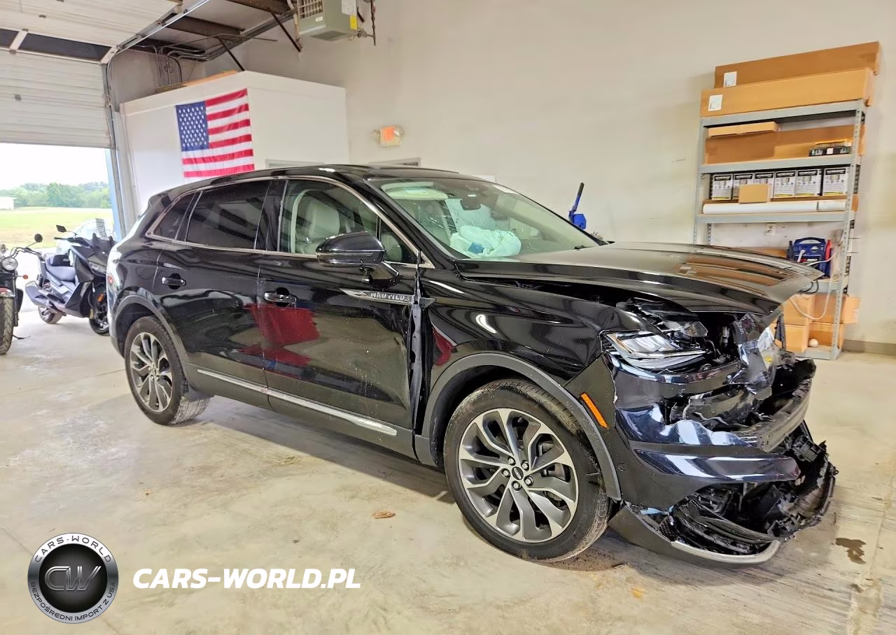 2021 Lincoln Nautilus Reserve VIN:2LMPJ8KP9MBL16893 - 4