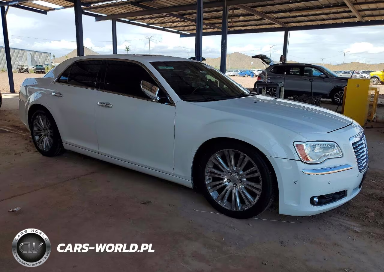 2011 Chrysler 300C VIN:2C3CA6CT2BH599361 - 4