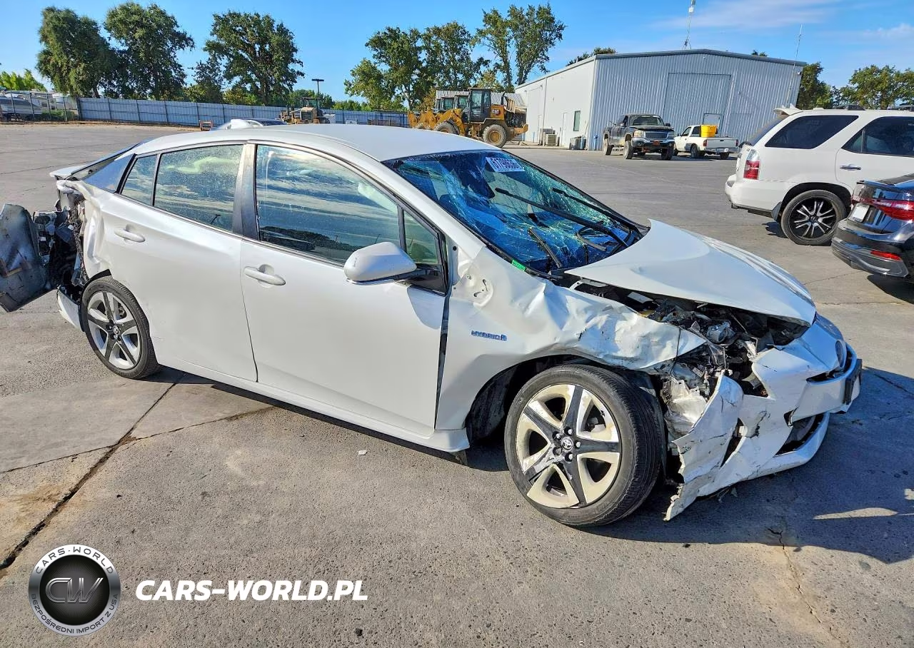 2016 Toyota Prius Four Touring VIN:JTDKARFU0G3008516 - 4