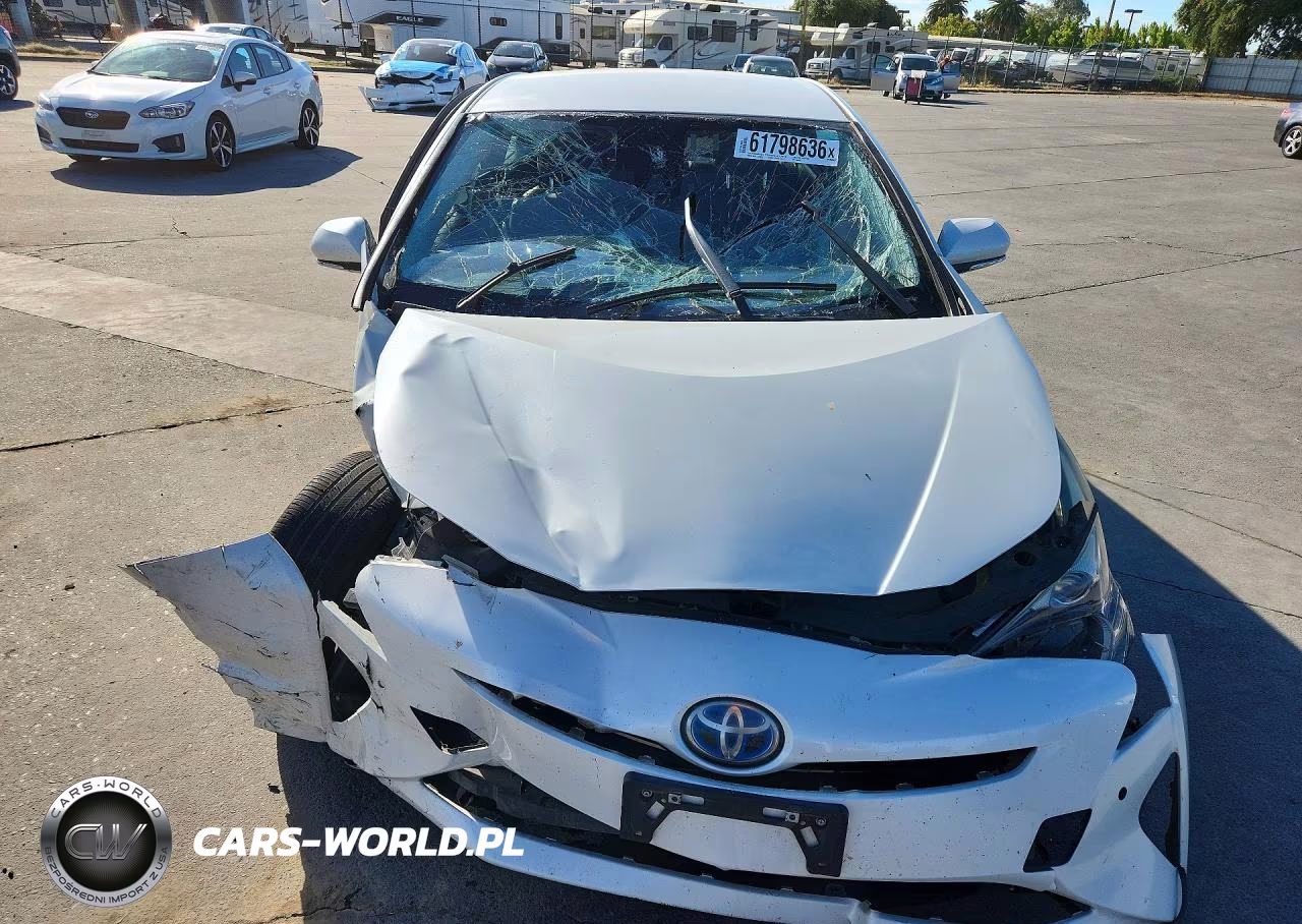 2016 Toyota Prius Four Touring VIN:JTDKARFU0G3008516 - 5