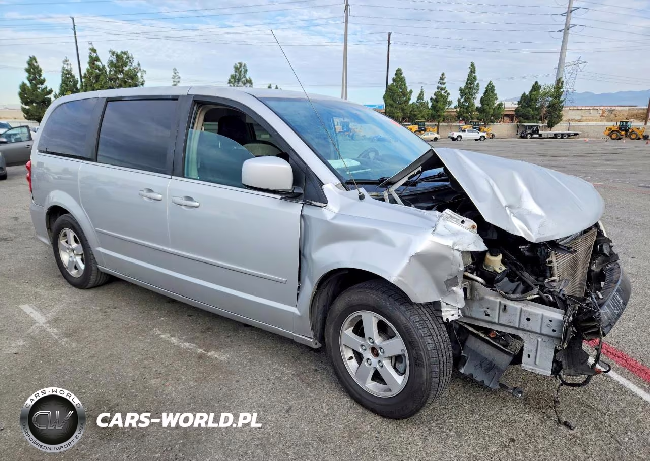 2012 Dodge Grand Caravan Crew VIN:2C4RDGDG3CR110885 - 4