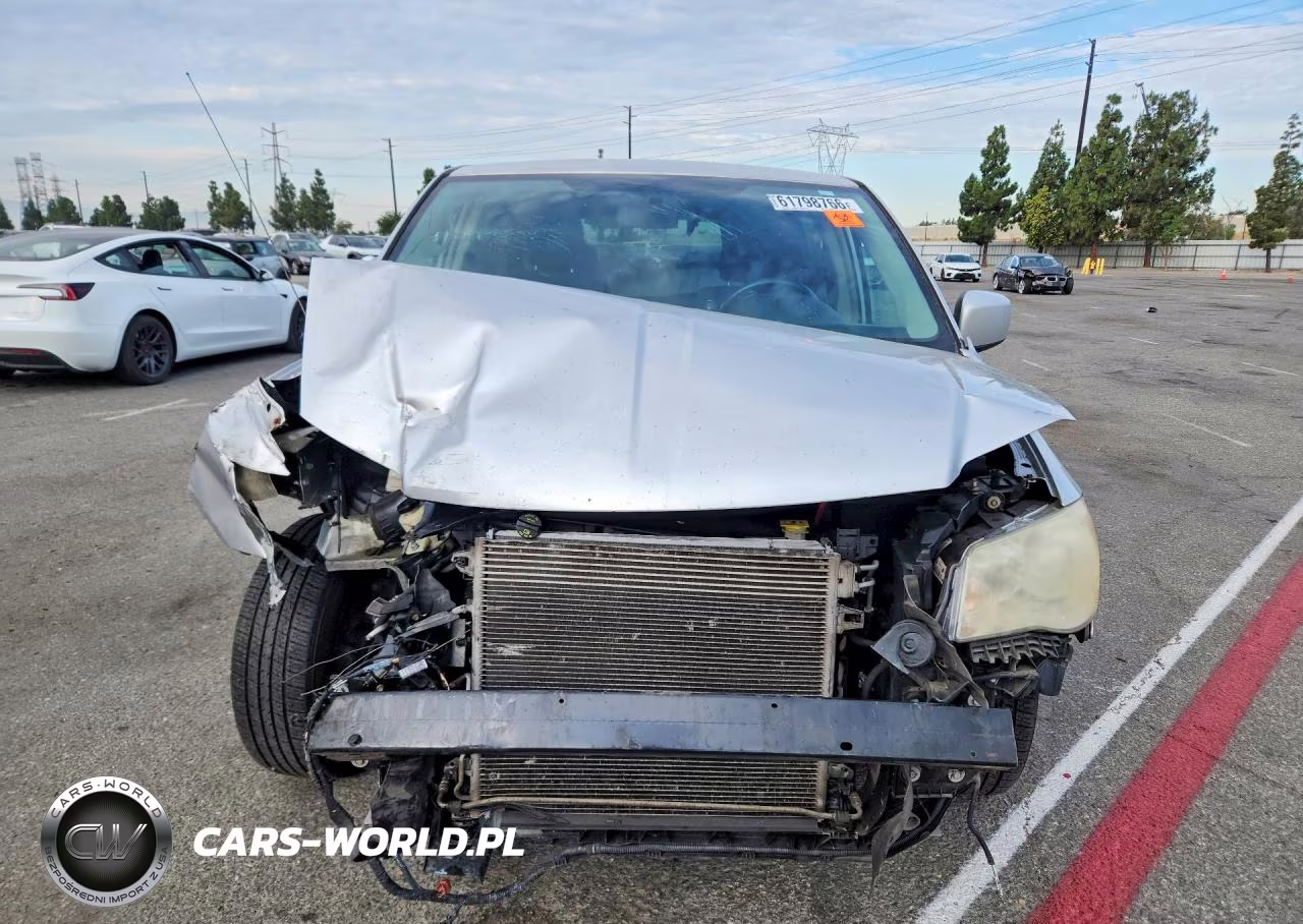2012 Dodge Grand Caravan Crew VIN:2C4RDGDG3CR110885 - 5