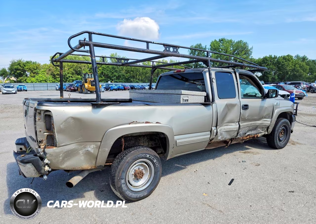 2001 Chevrolet Silverado C2500 Heavy Duty VIN:1GCHC29U51E290459 - 3