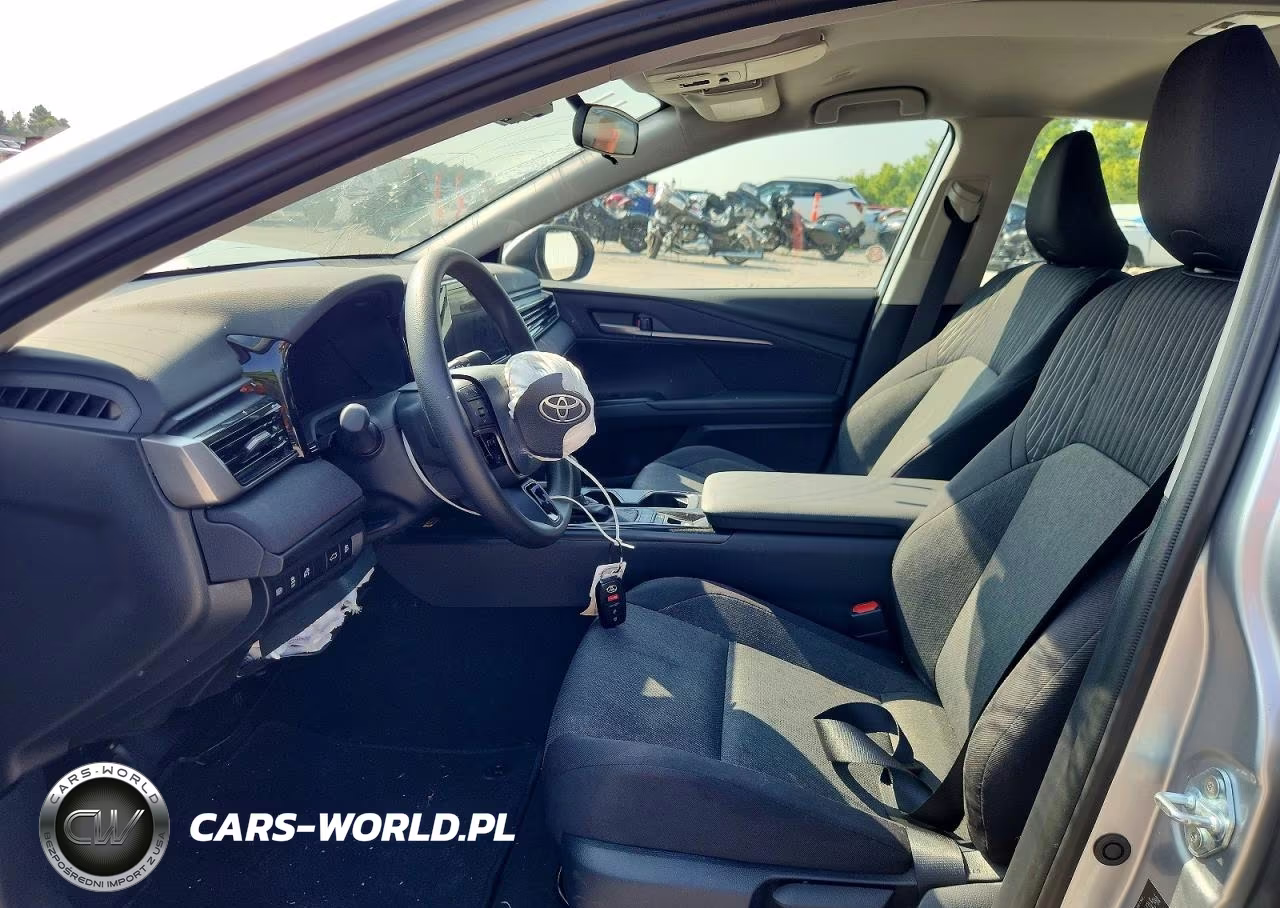 2026 Toyota Camry Le VIN:4T1DAACK9TU713571 - 7