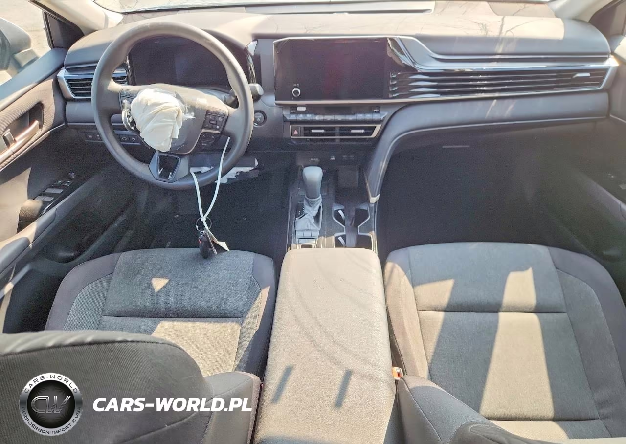 2026 Toyota Camry Le VIN:4T1DAACK9TU713571 - 8
