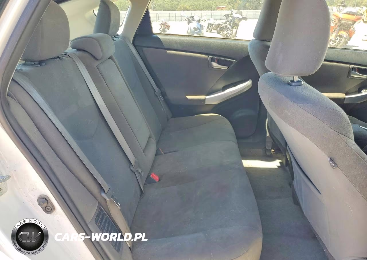 2014 Toyota Prius Two VIN:JTDKN3DU6E0369154 - 10