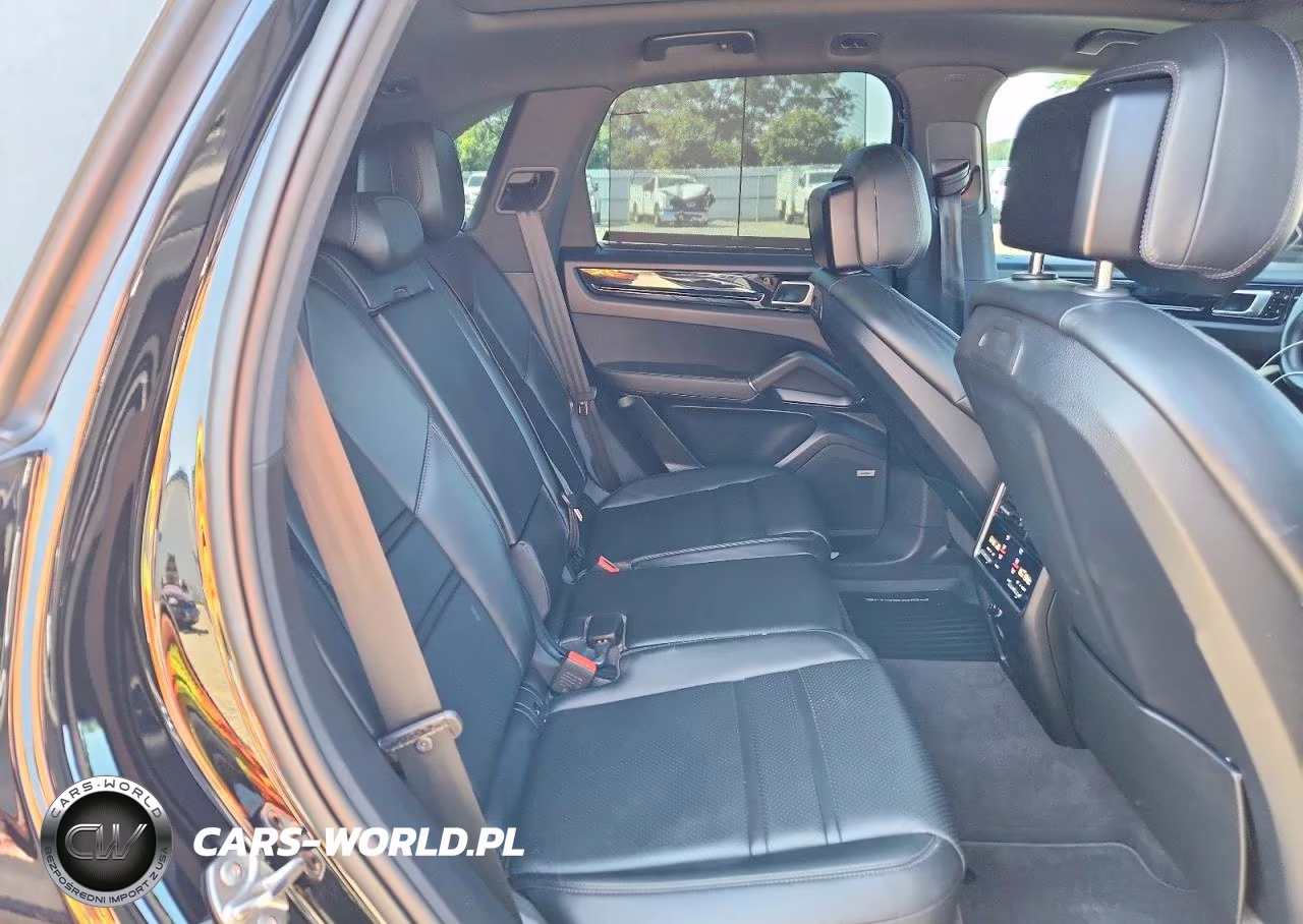 2019 Porsche Cayenne S VIN:WP1AB2AYXKDA63812 - 11