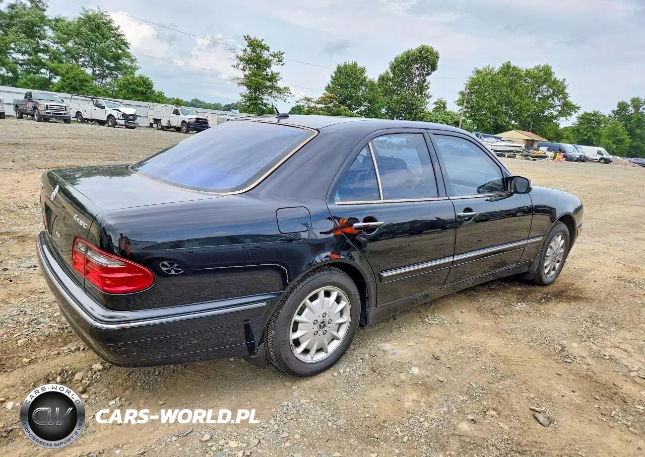 2001 Mercedes-Benz E 320 4Matic VIN:WDBJF82J41X052469 - 3