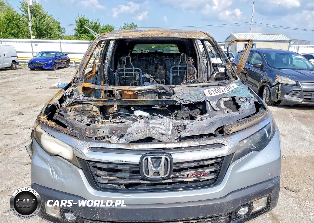 2019 Honda Ridgeline Sport VIN:5FPYK3F17KB047987 - 5