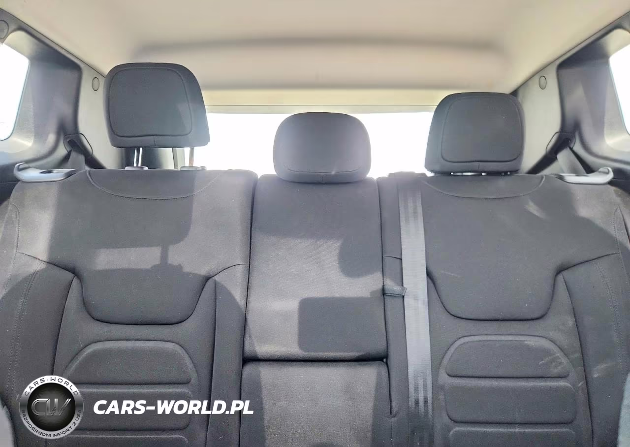 2018 Jeep Renegade Latitude VIN:ZACCJABB3JPH62782 - 10