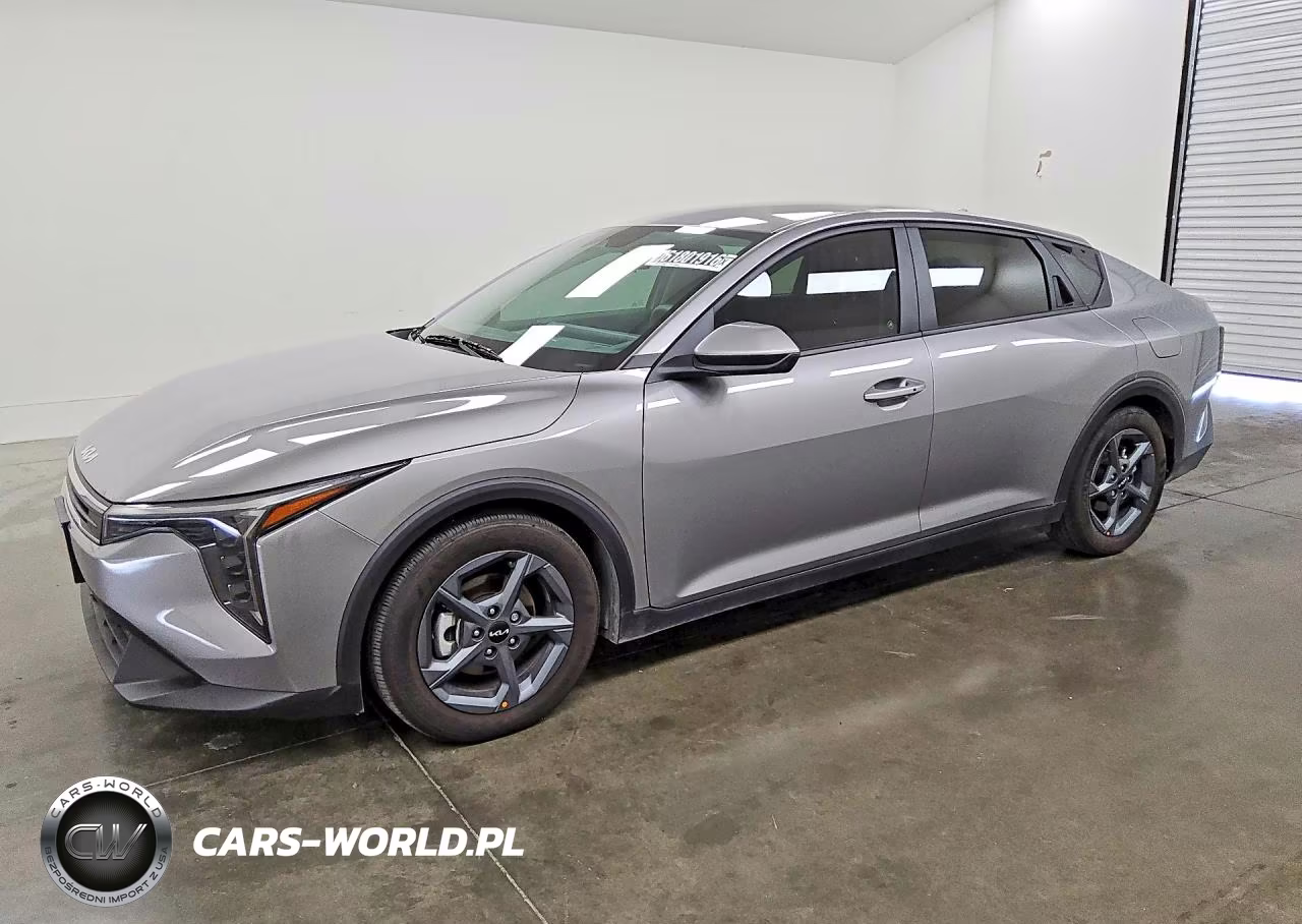 2026 Kia K4 Lxs – zdjęcie 1 z 13