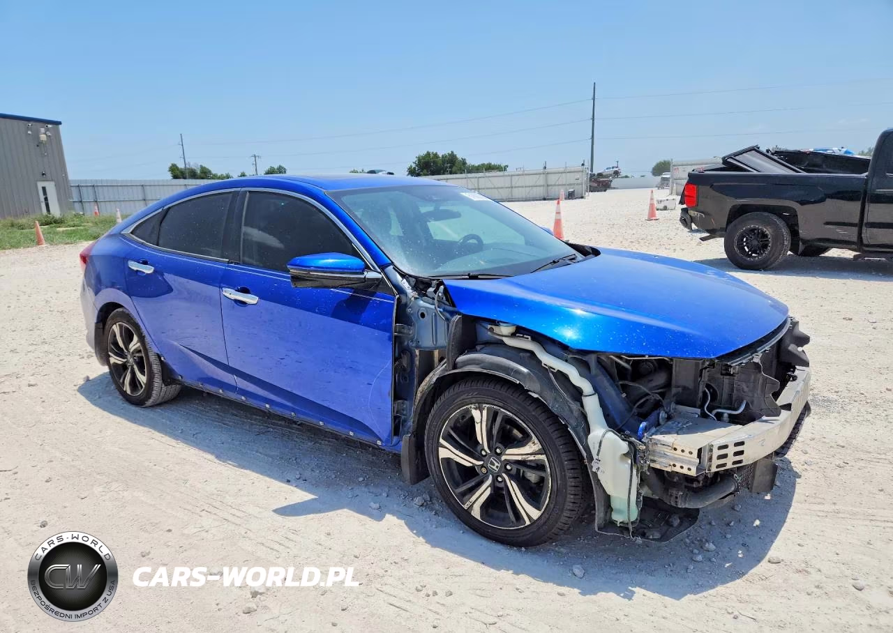 2017 Honda Civic Touring VIN:19XFC1F9XHE010759 - 4