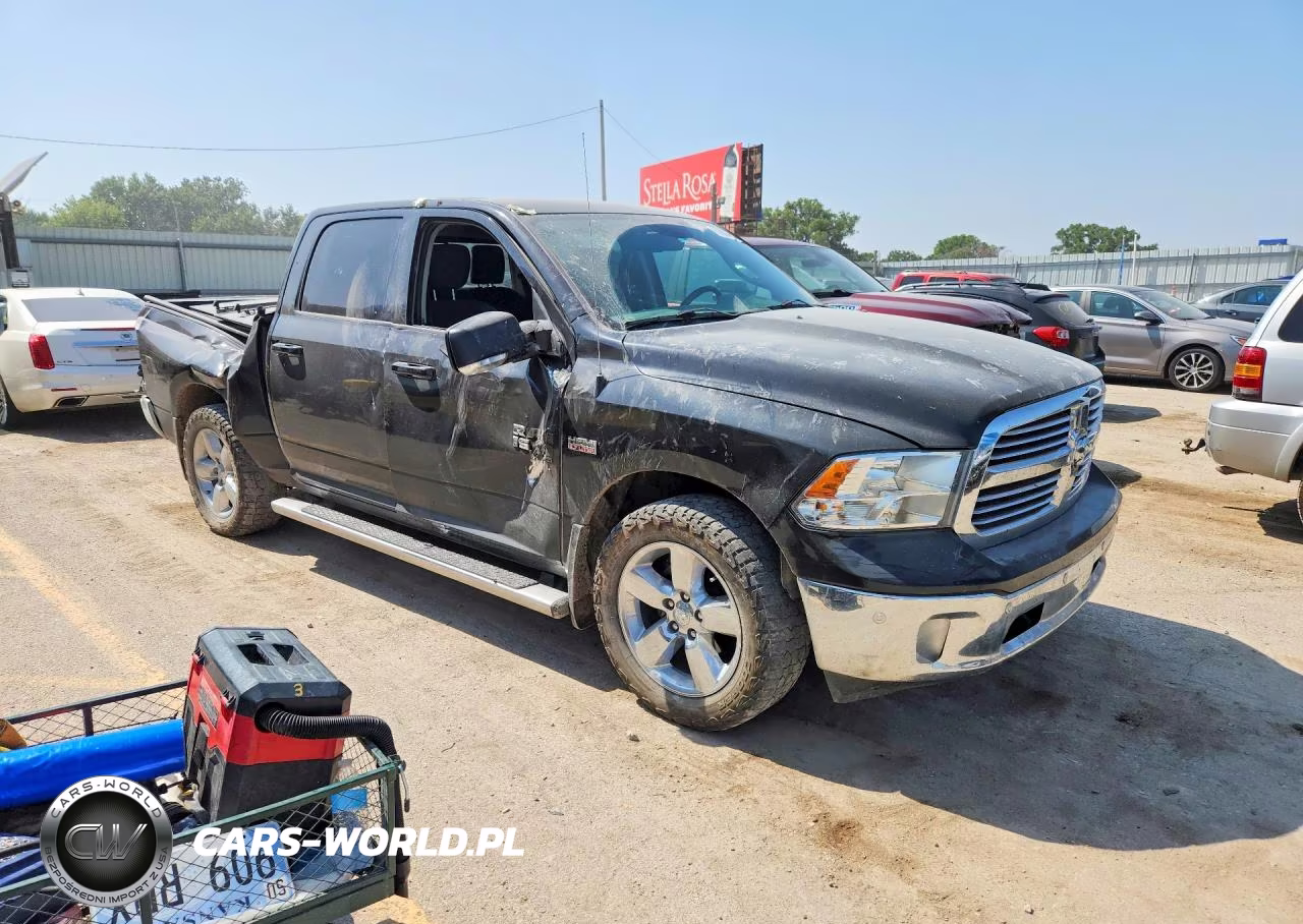 2019 Ram 1500 Classic Slt VIN:1C6RR7LT8KS599286 - 4