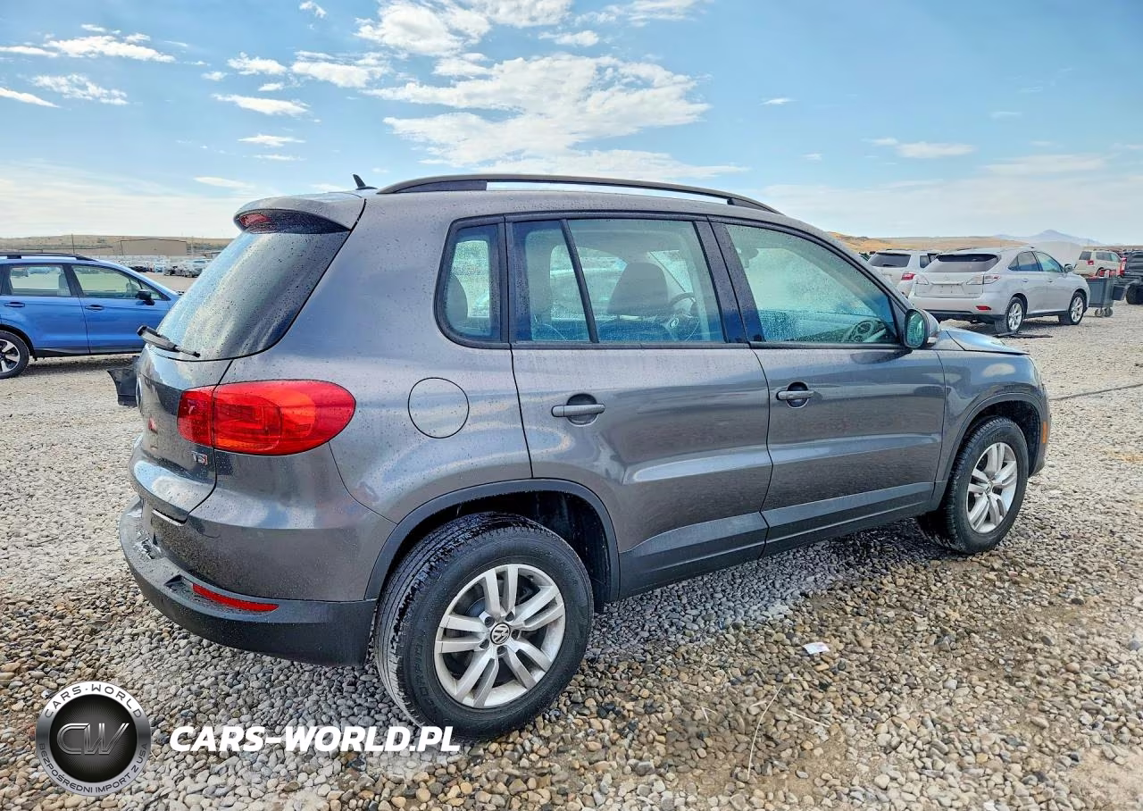 2016 Volkswagen Tiguan S VIN:WVGAV7AX6GW593649 - 3