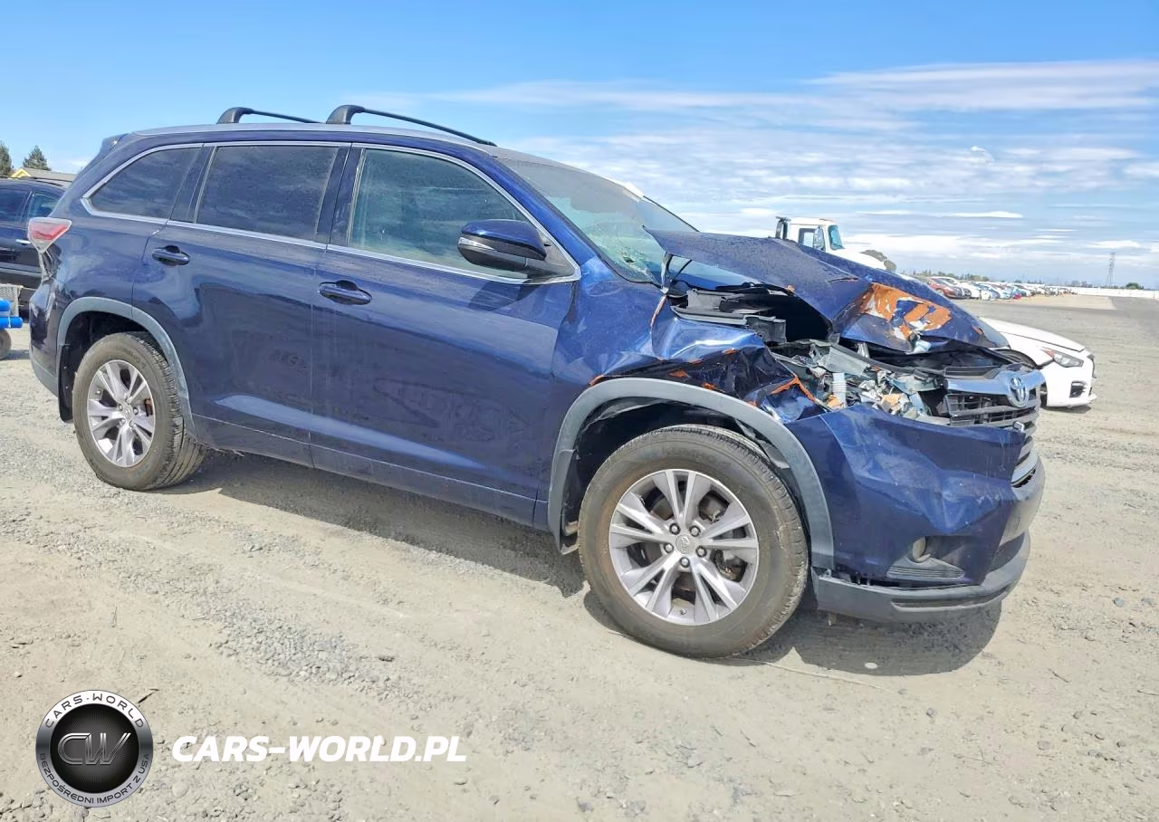 2015 Toyota Highlander Xle VIN:5TDJKRFH6FS104613 - 4