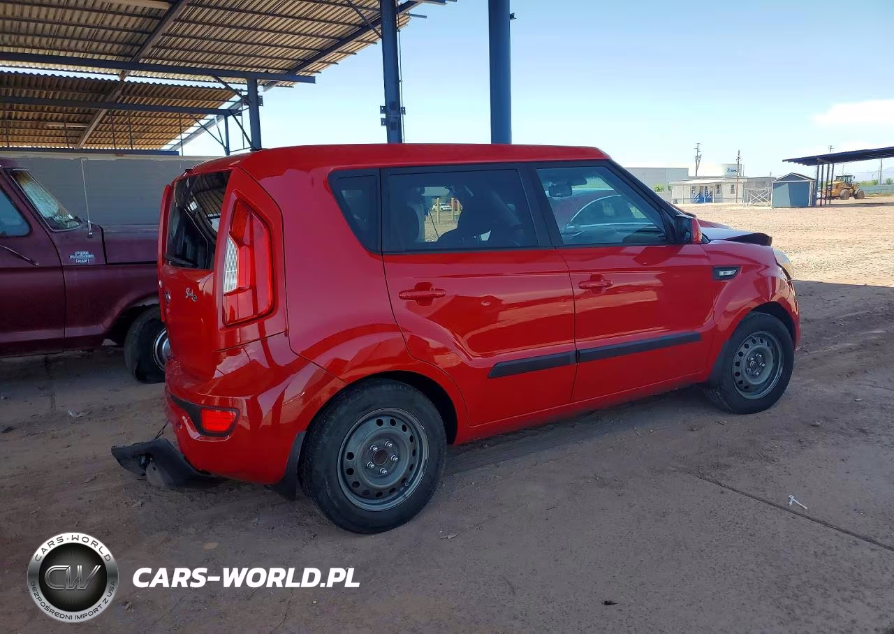 2013 Kia Soul Base VIN:KNDJT2A53D7587695 - 3
