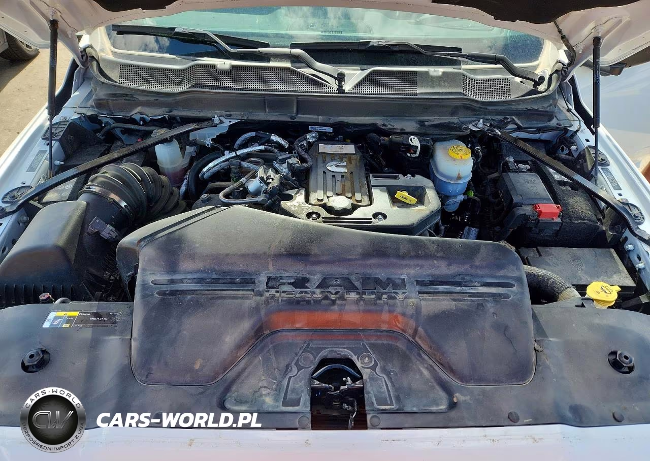 2025 Ram 3500 Laramie VIN:3C63RRJL6SG505577 - 11