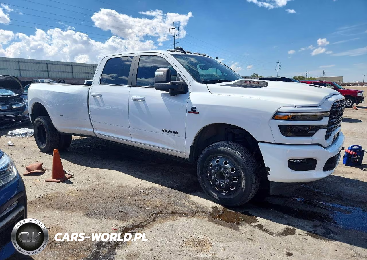 2025 Ram 3500 Laramie VIN:3C63RRJL6SG505577 - 4