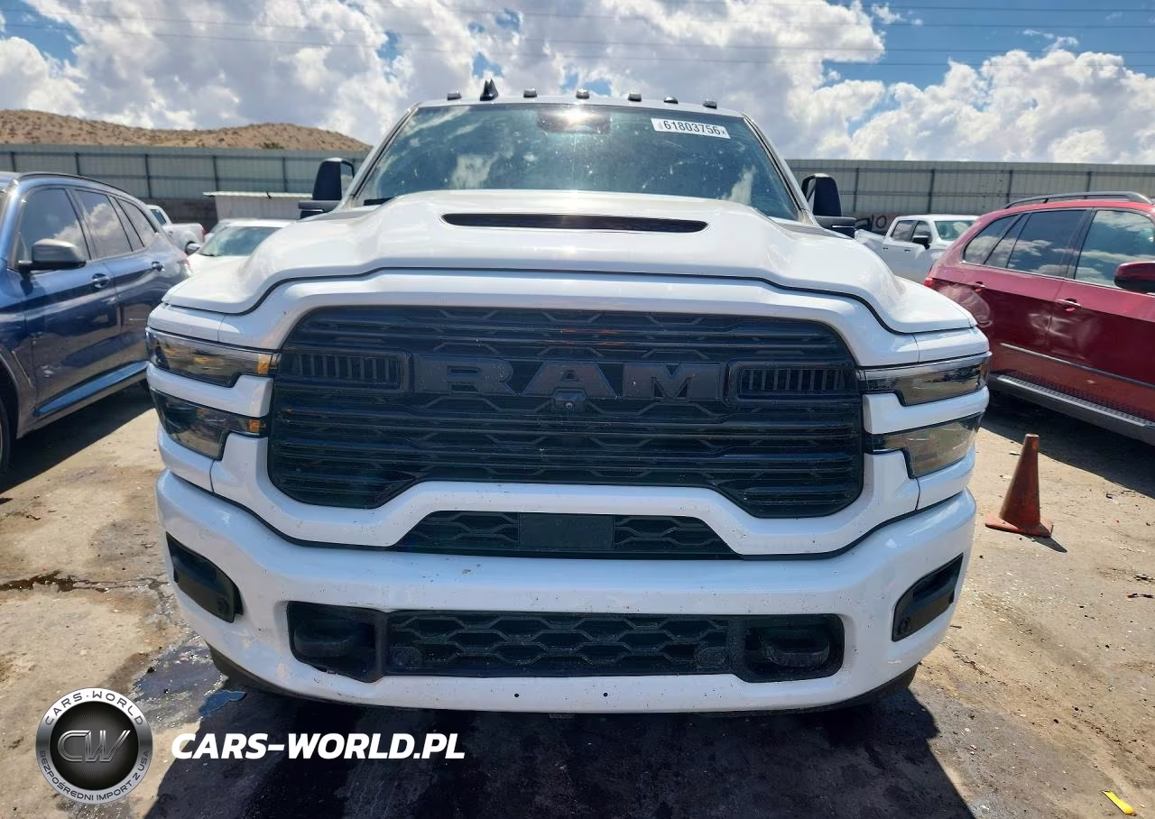 2025 Ram 3500 Laramie VIN:3C63RRJL6SG505577 - 5