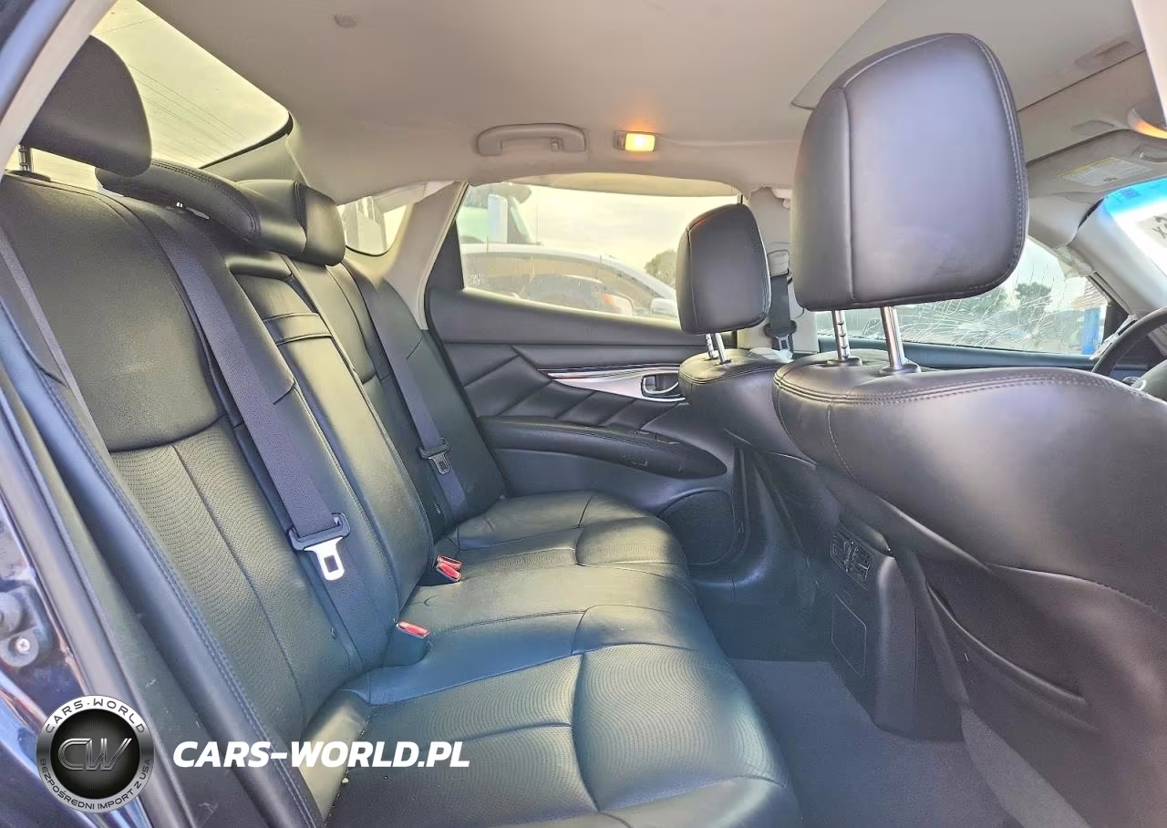 2018 Infiniti Q70 3.7 Luxe VIN:JN1BY1AP2JM180257 - 10