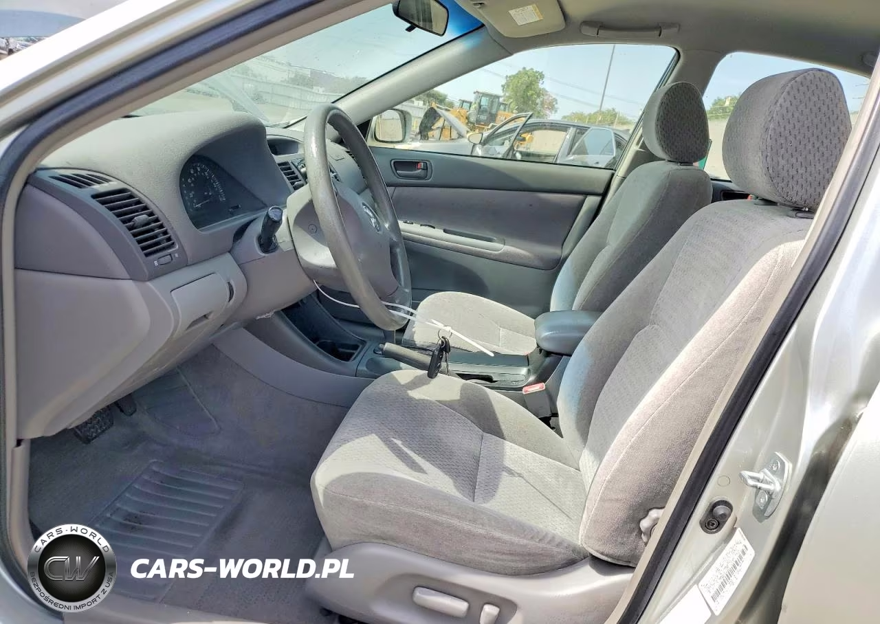 2002 Toyota Camry Le VIN:JTDBE32K820131643 - 7
