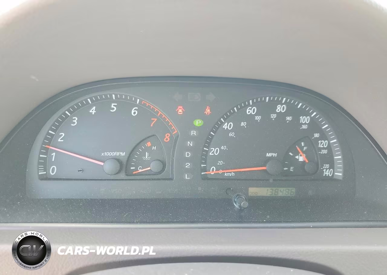 2002 Toyota Camry Le VIN:JTDBE32K820131643 - 9