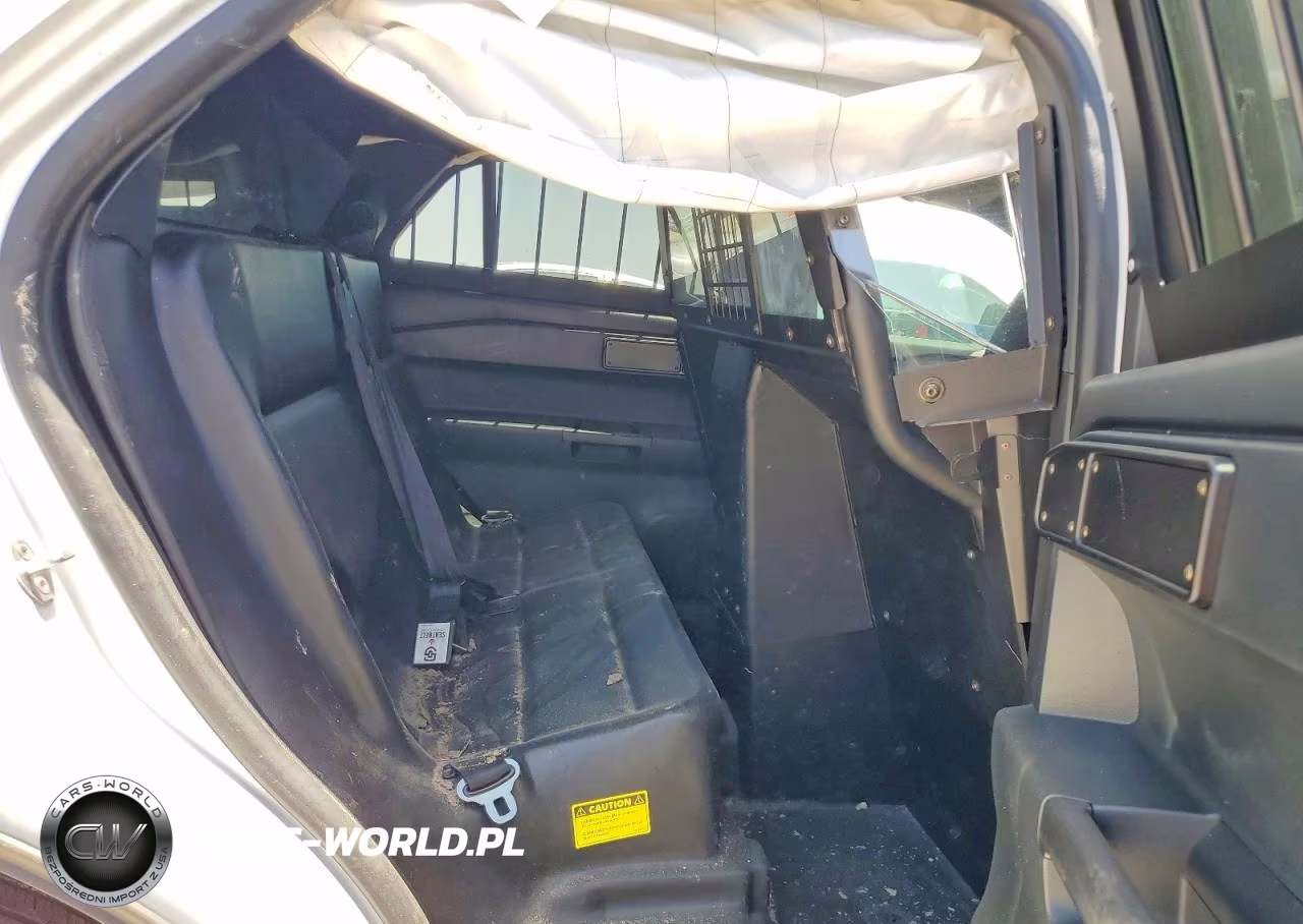 2023 Ford Explorer Police Interceptor VIN:1FM5K8AB2PGC19201 - 10
