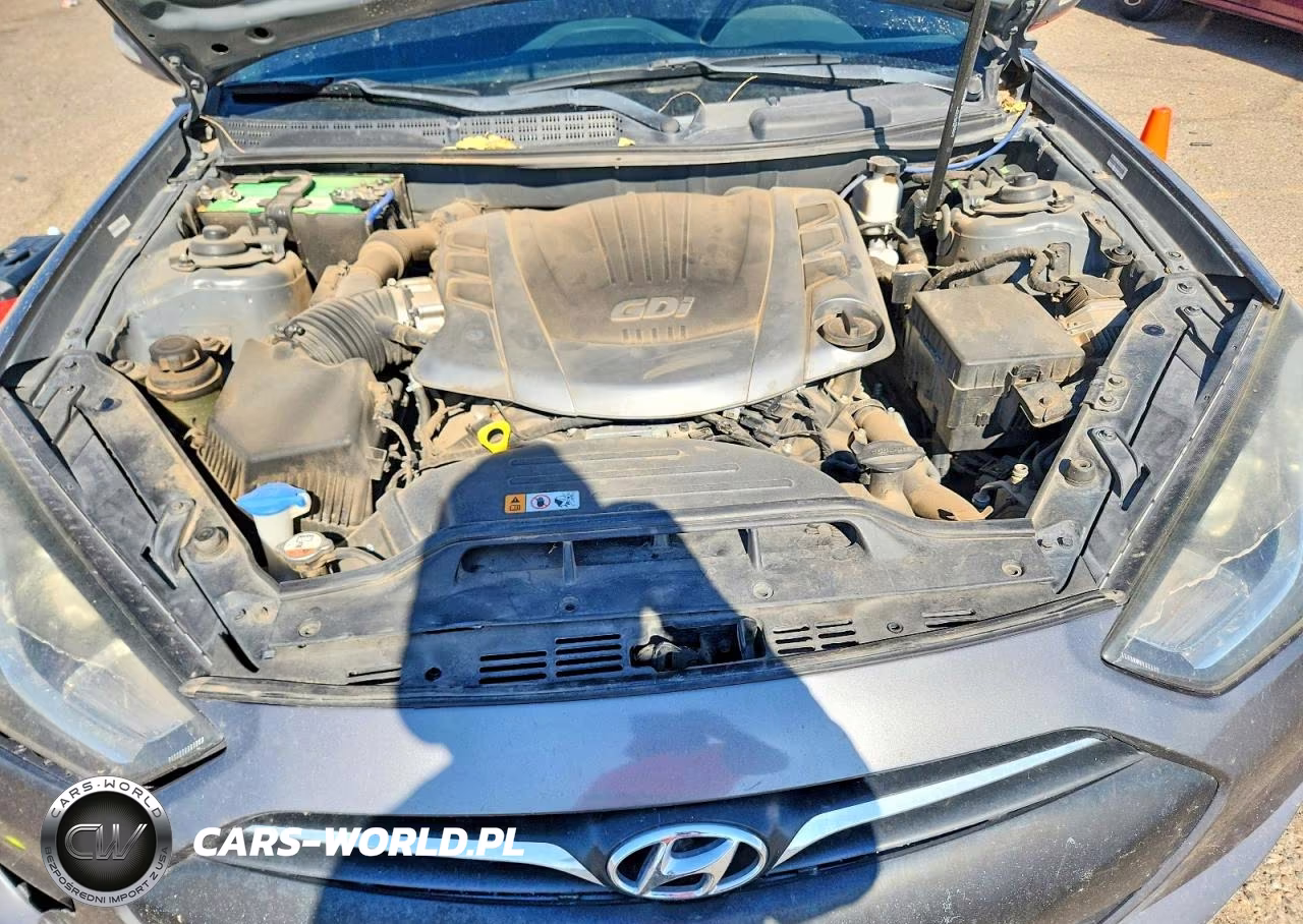 2015 Hyundai Genesis Coupe 3.8 R-Spec VIN:KMHHU6KJ8FU125695 - 11