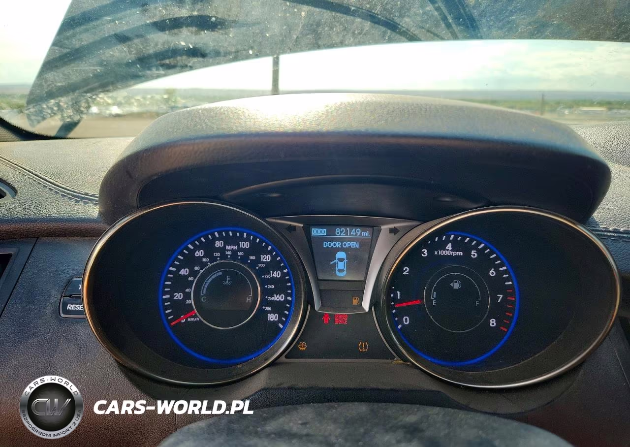 2015 Hyundai Genesis Coupe 3.8 R-Spec VIN:KMHHU6KJ8FU125695 - 9